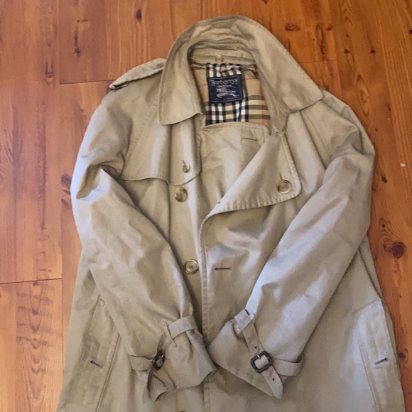 COPY - Burberry  trench coat - Picture 2 of 4